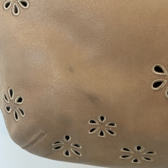 Poppy eyelet leather small chain tote 23842 - Picture 12 of 12